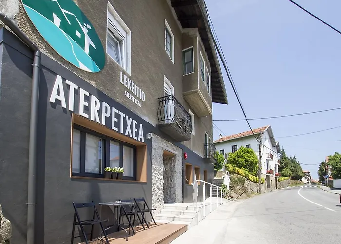 Lekeitio AterpetxeaHostal